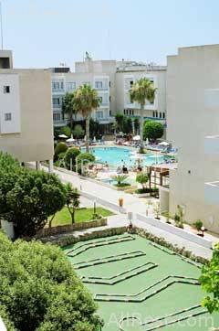 Mayfair Hotel & Apartments 5